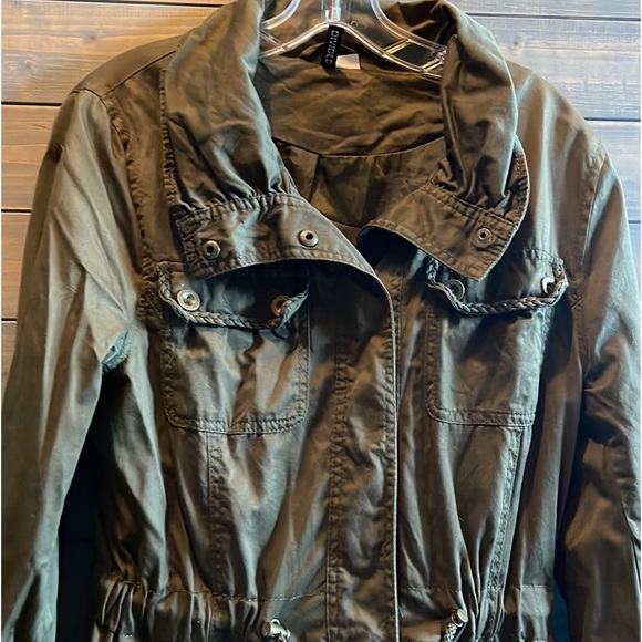 Divided Olive Green Jacket - Picture 4 of 15